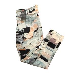 Under Armour Heat Gear Women's Ankle Crop High Waist Athletic Pants - XL, NWT